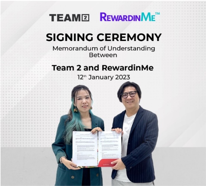 rw signing 1.jpg